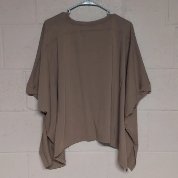 Davi and Dani Oversized Drop Shoulder Batwing Short Sleeve Top Size Small - Picture 6 of 6